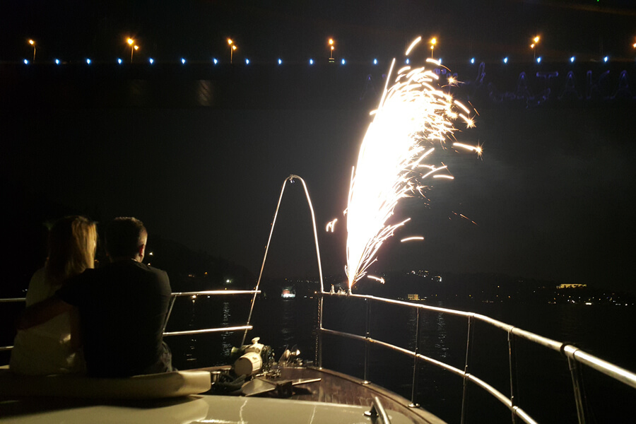 Marriage Proposal on the Yacht